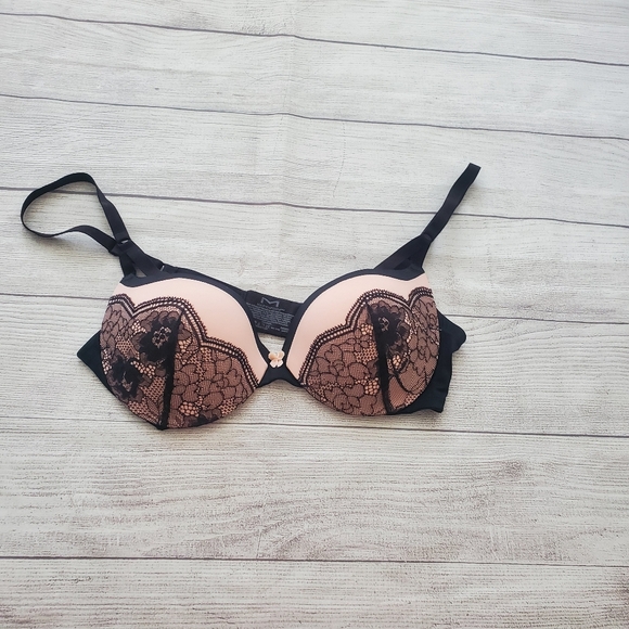 Maidenform soft pink abd black lace pushup bra. Size 36C - Picture 2 of 9
